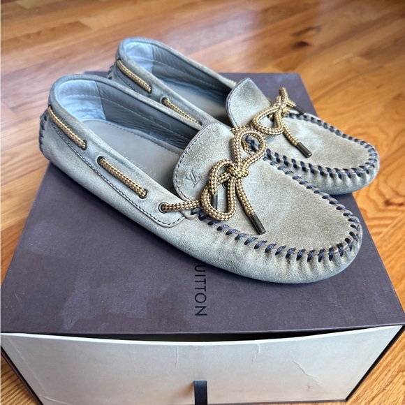 Louis Vuitton - Picture 6 of 7